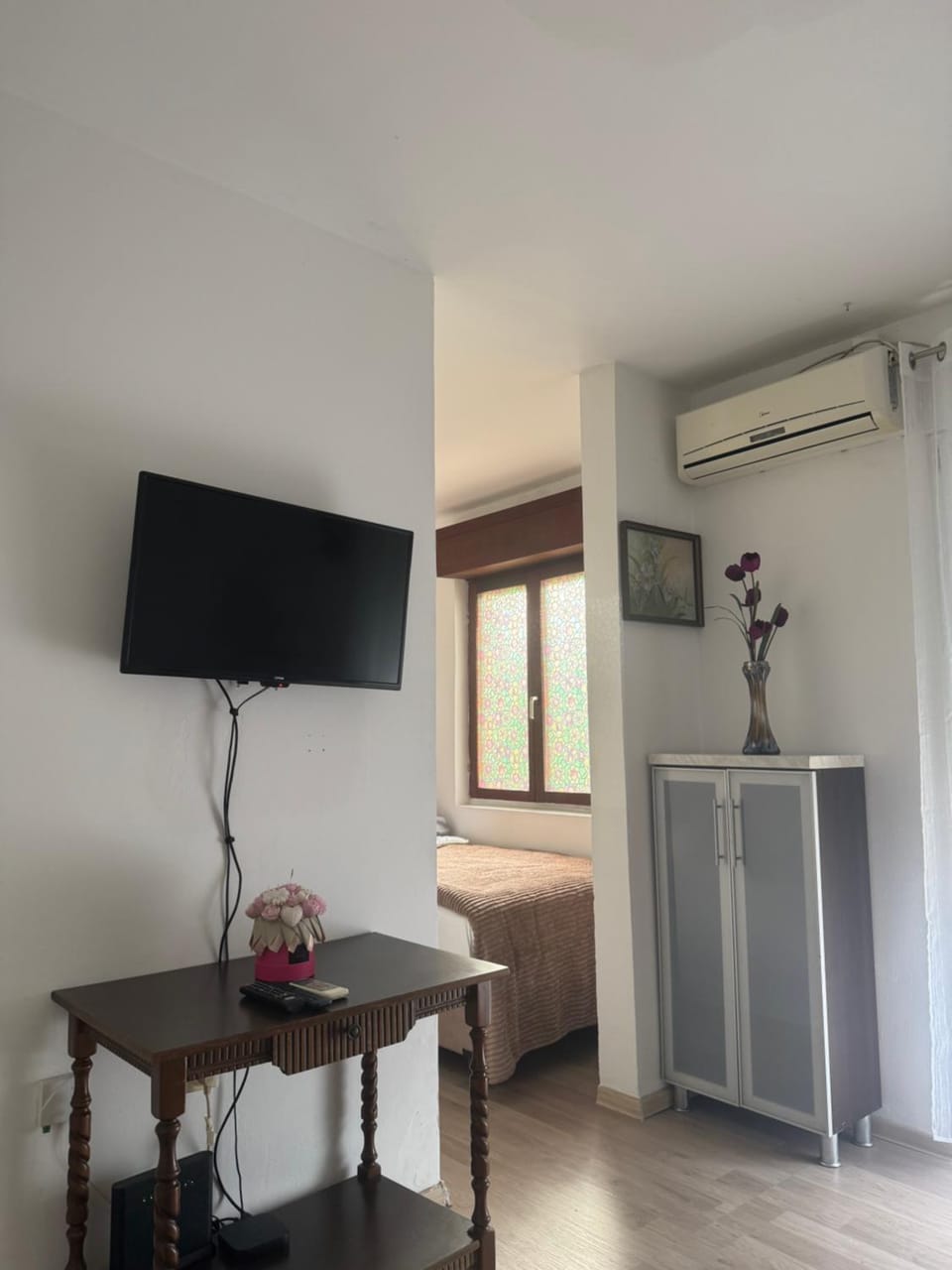 TV and multimedia, air conditioner