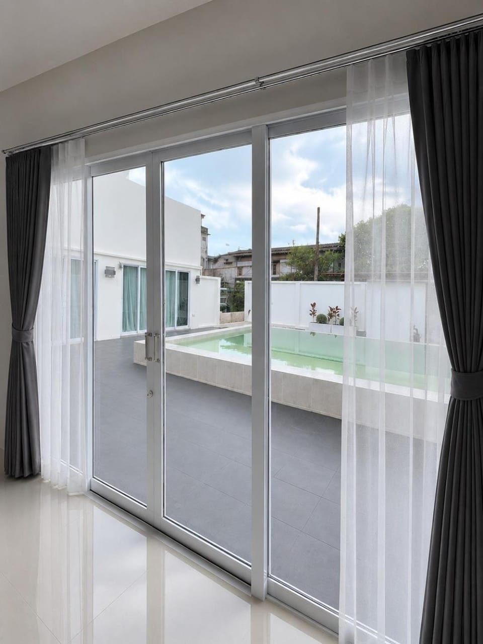 View (from property/room), Garden view, Swimming pool, Swimming pool