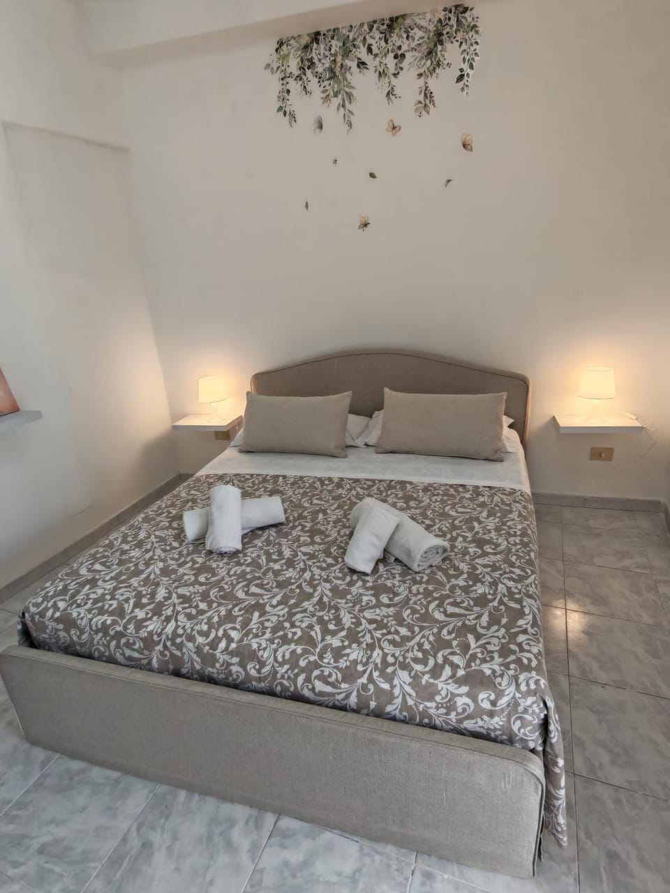 Bed, Decorative detail, Bedroom