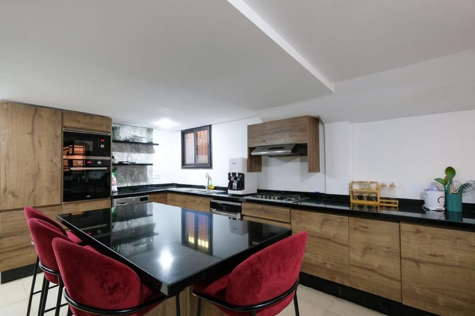 Communal kitchen, dishwasher, microwave, oven, stove, stove, kitchen, kitchen