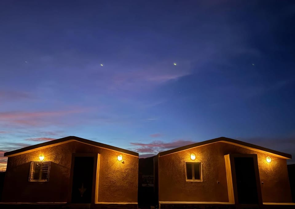 Night, Neighbourhood