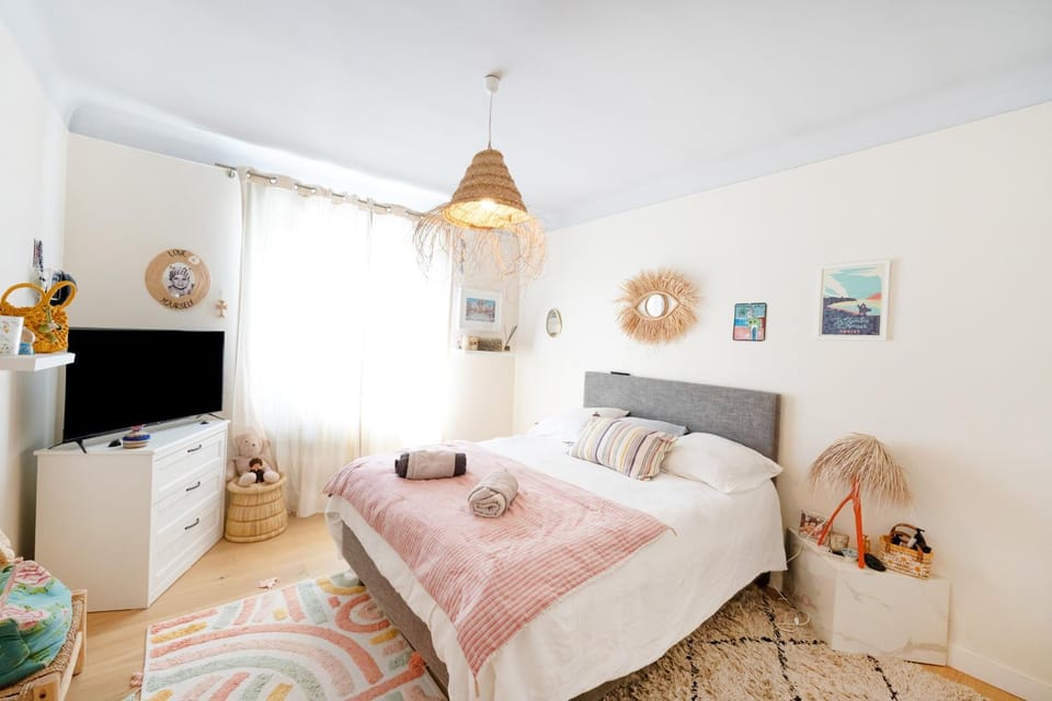 Living room, Bedroom