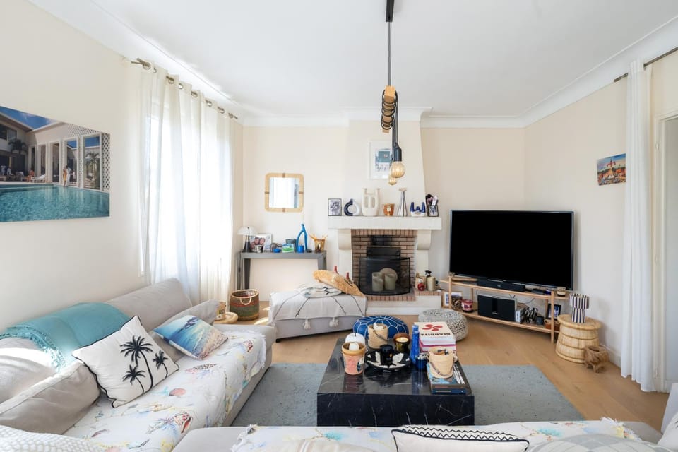Property building, Living room