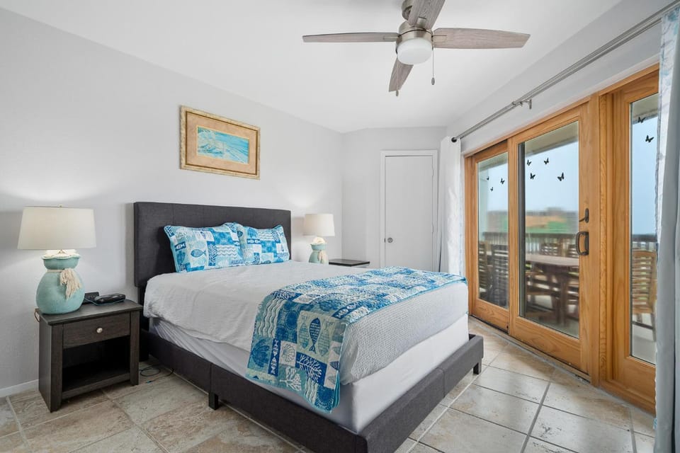 La Mirage 120 House in Port Aransas