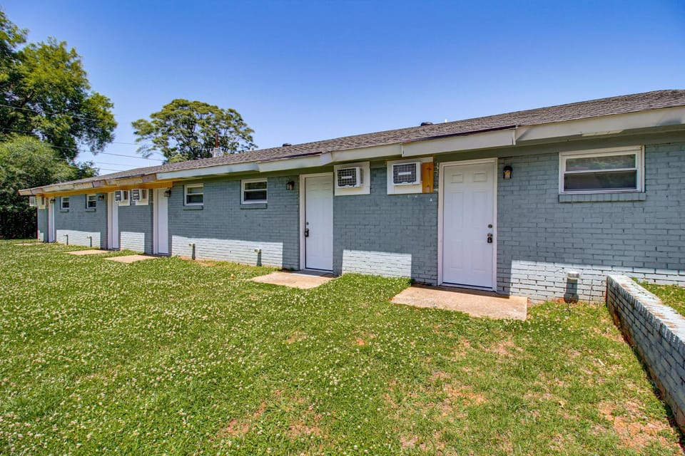 3 Mi to Dtwn: Pet-Friendly Studio in Huntsville Apartment in Huntsville