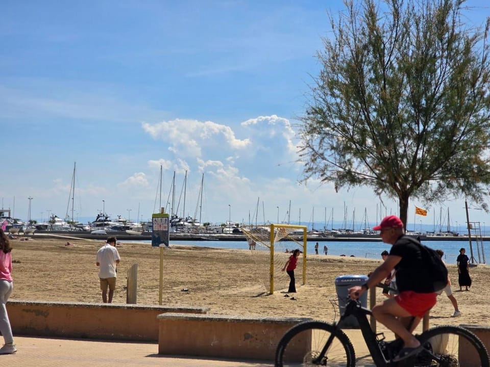3-Bedroom Family Apartment Beach & Restaurants Apartment in Roses