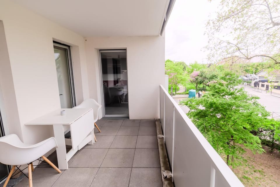 Grand T4 85m terrasse 8 pers 15min Paris Apartment in Vitry-sur-Seine