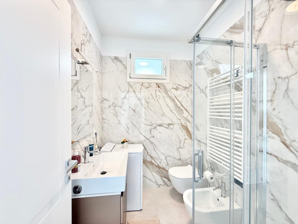 Shower, Toilet, Bathroom, bidet, hair dryier, heating, washing machine