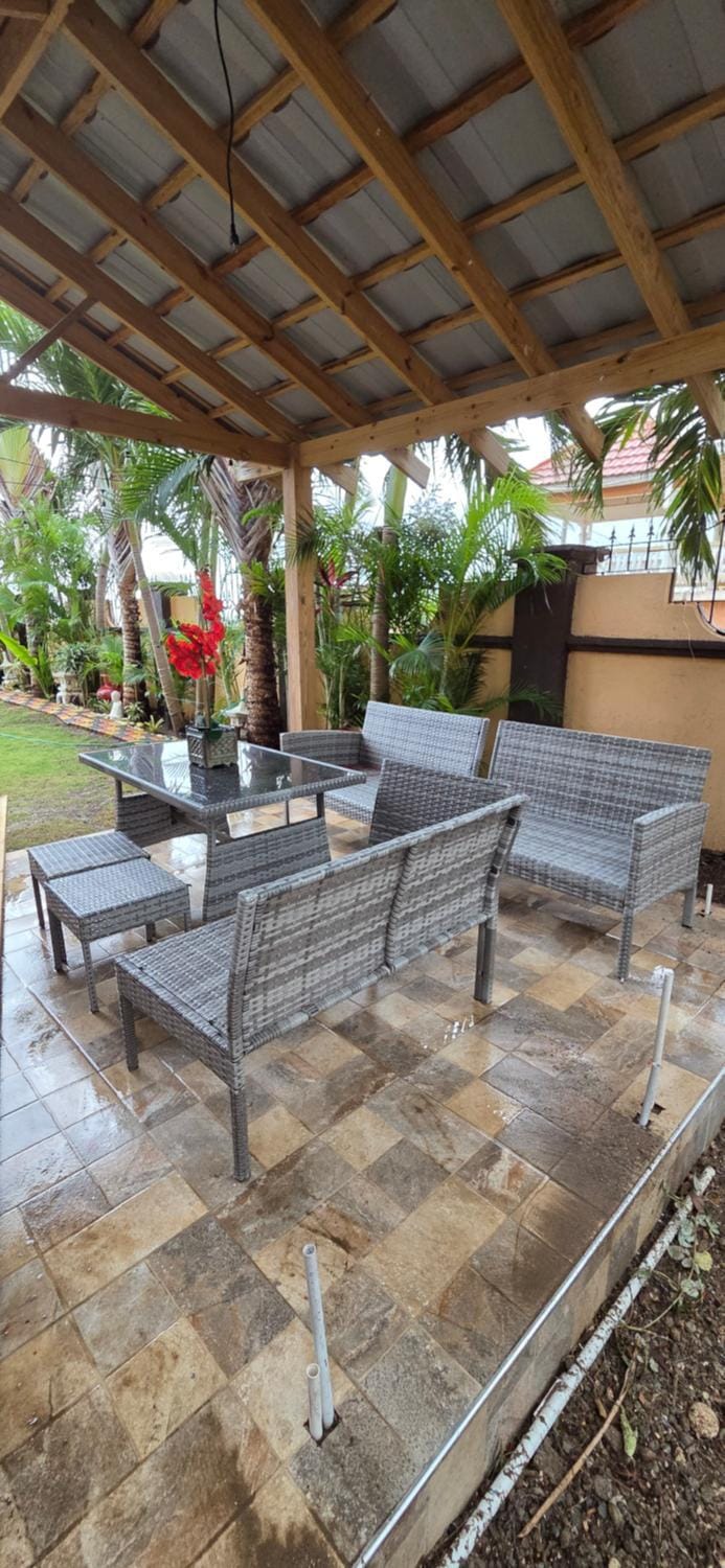 Nature's Getaway Villa JA House in Runaway Bay