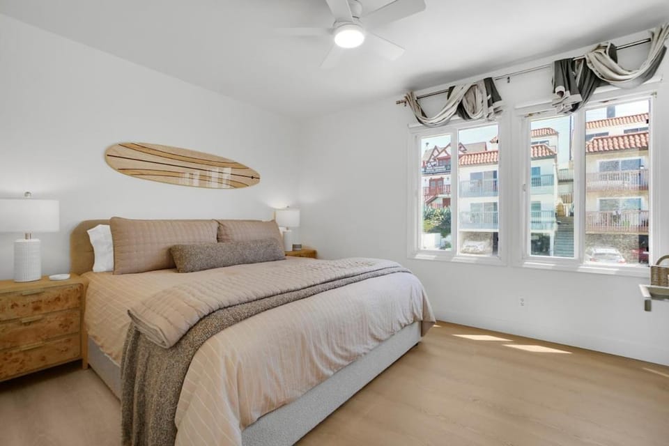Bed, View (from property/room), Photo of the whole room, Bedroom