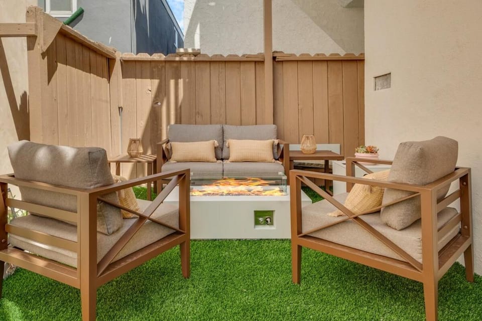 Patio, Seating area, fireplace