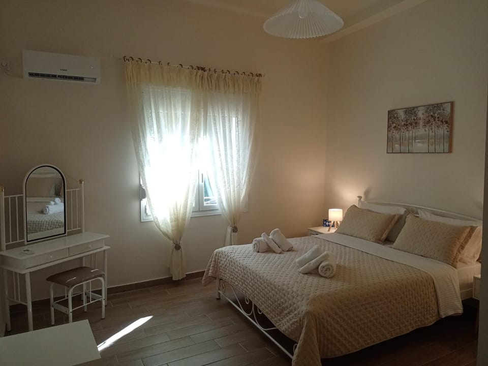 Vintage Comfort Apartment in Pireas