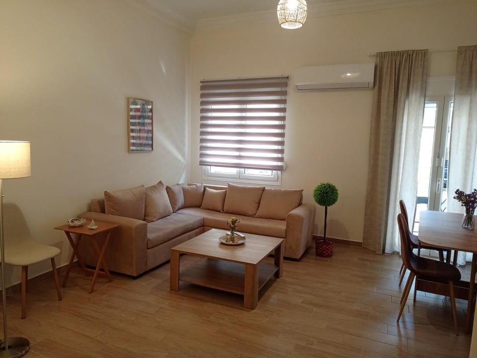Vintage Comfort Apartment in Pireas