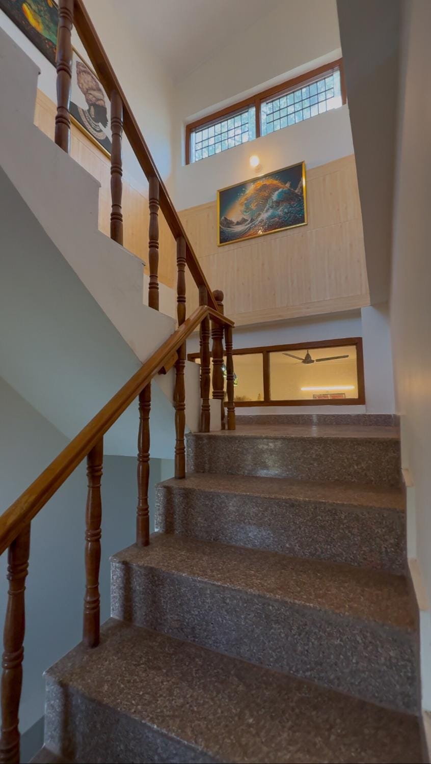 Captains Ridgeview Retreat Villa in Himachal Pradesh