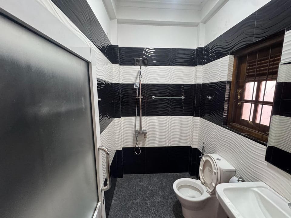 Titanic Villa Kandy Hotel in Kandy
