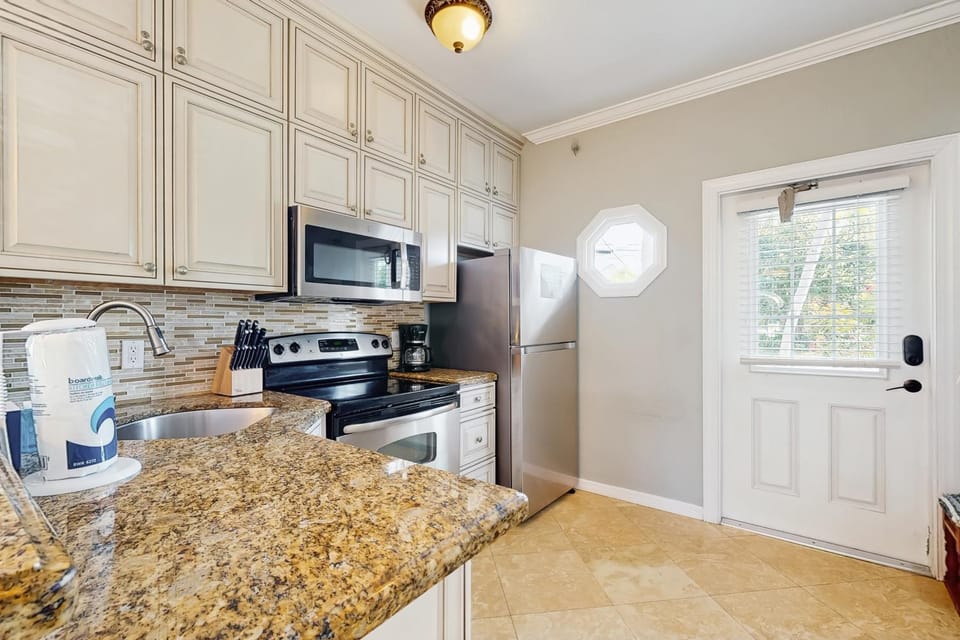 DK35 - Blue Water Cottage Villa House in Duck Key