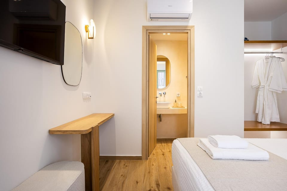 Bathroom, TV and multimedia, Bedroom, wardrobe