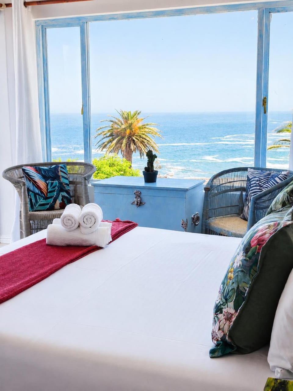 Bed, Photo of the whole room, Bedroom, Sea view