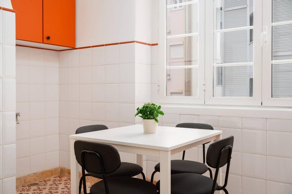 Kitchen or kitchenette, Communal kitchen
