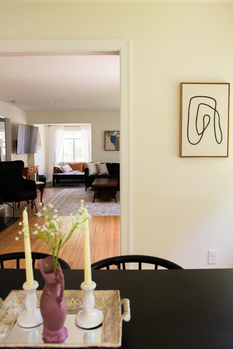 Honey Haven 1 Mile from DrakeDowntown Sleeps 15 House in Des Moines