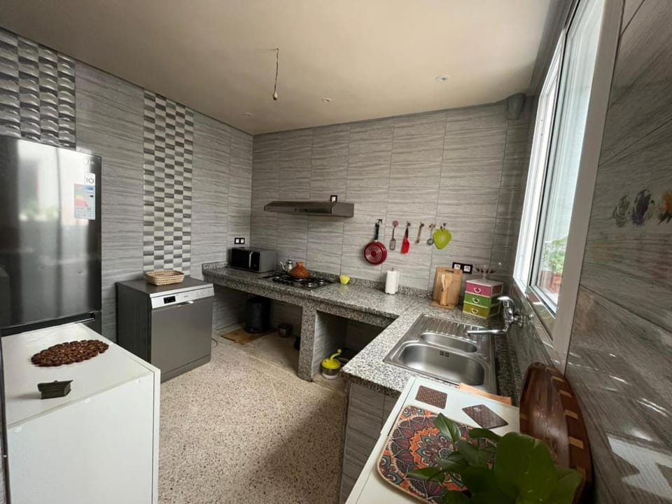 dishwasher, stove, kitchen