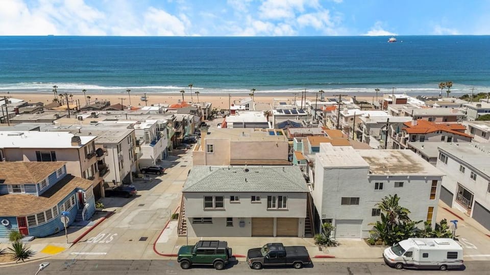 Neighbourhood, Beach, Sea view