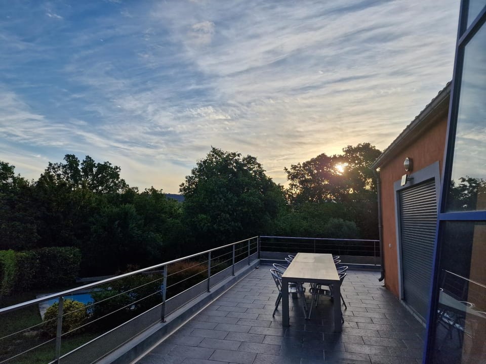 Balcony/Terrace, Garden view