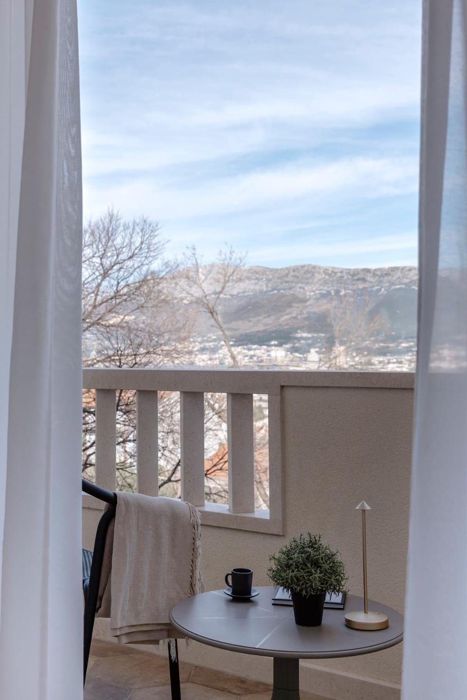 View (from property/room), Balcony/Terrace, City view