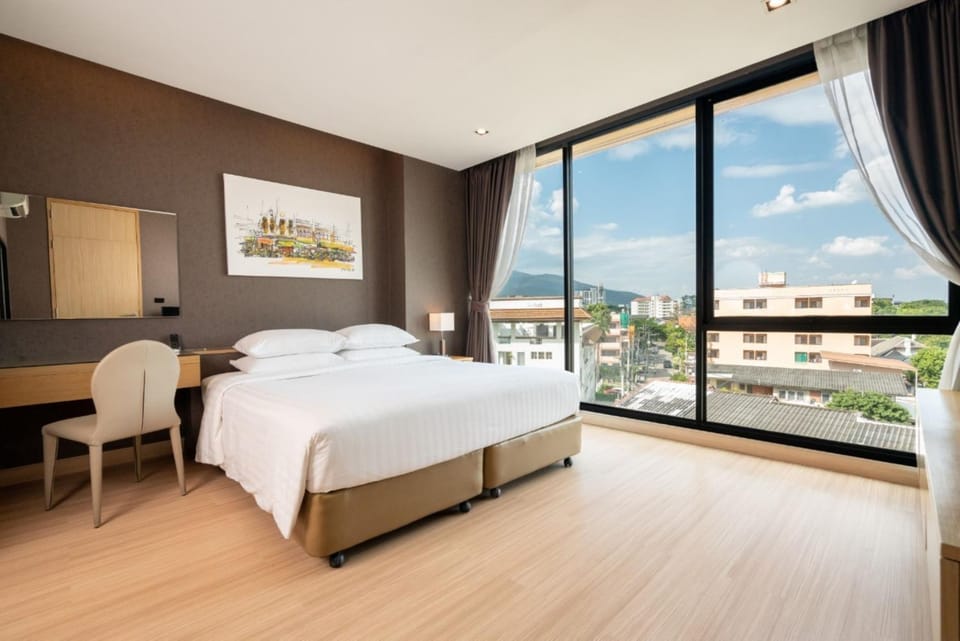 View (from property/room), Bedroom, City view