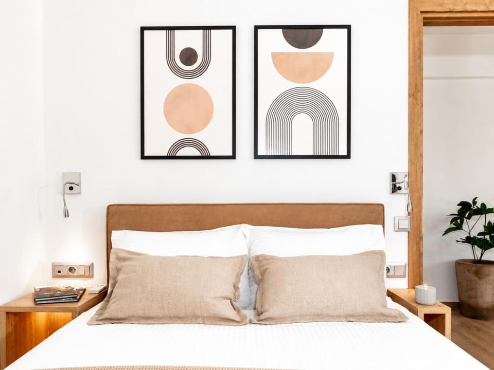 Bed, Decorative detail, Bedroom