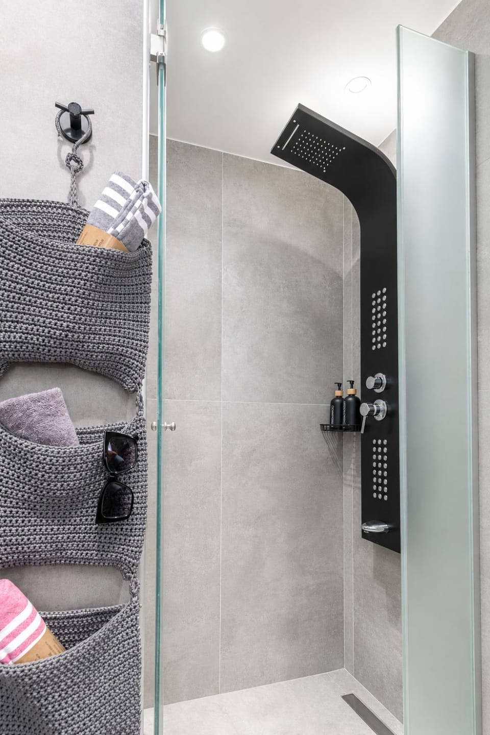 Shower, Bathroom, towels