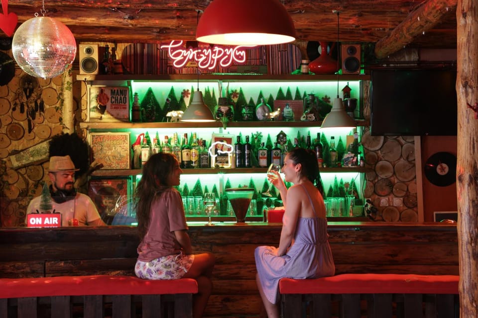 Restaurant/places to eat, Evening entertainment