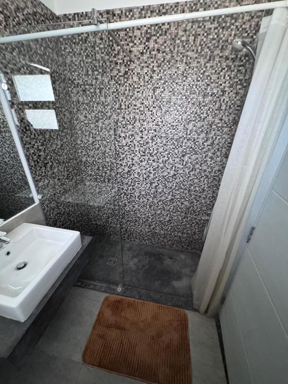 Sunny 2-Bedroom Sholan Unit with Pool View Apartment in Hurghada