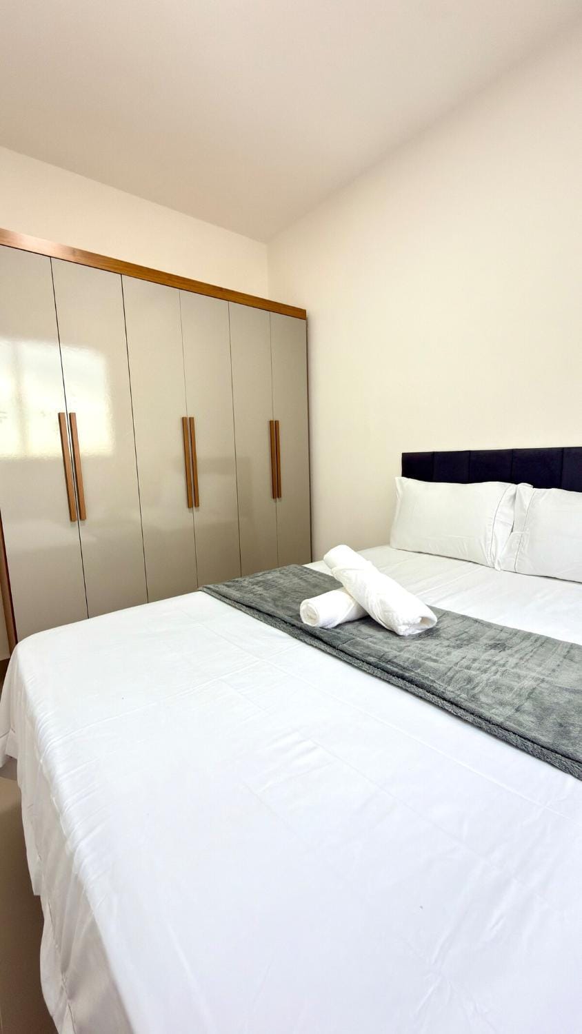 Bedroom, towels, wardrobe