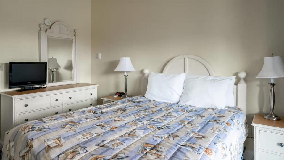 Nautical Mile Resort 1-Bedroom Efficiency Suite Apartment in Wells