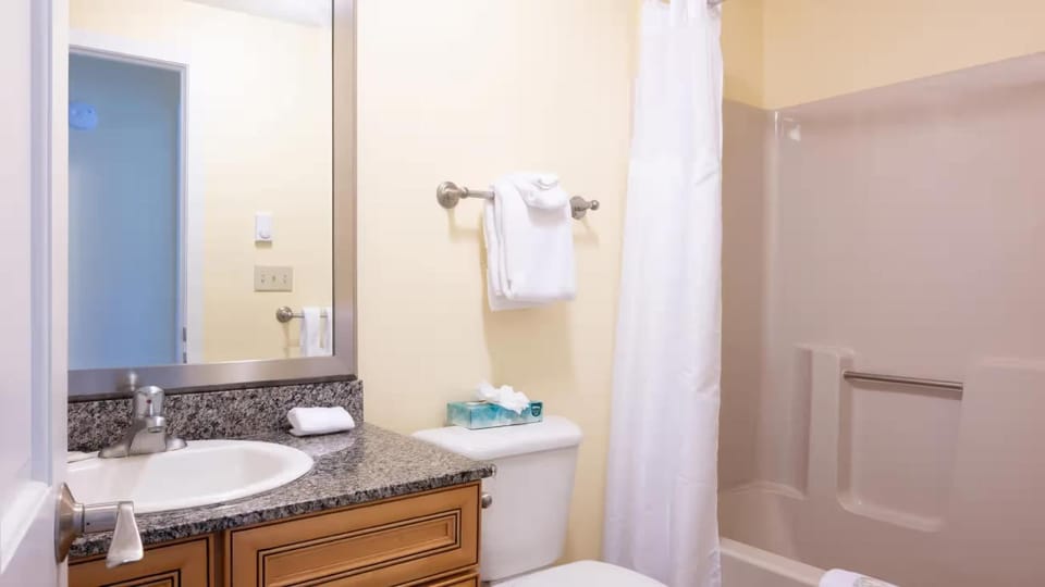 Nautical Mile Resort 1-Bedroom Efficiency Suite Apartment in Wells