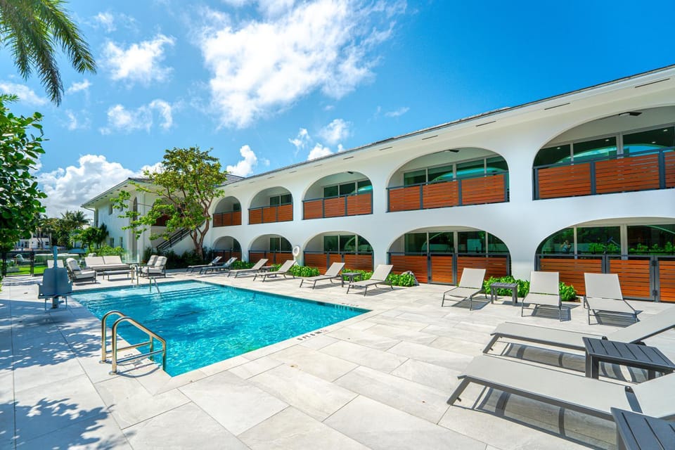Property building, Patio, Swimming pool, sunbed