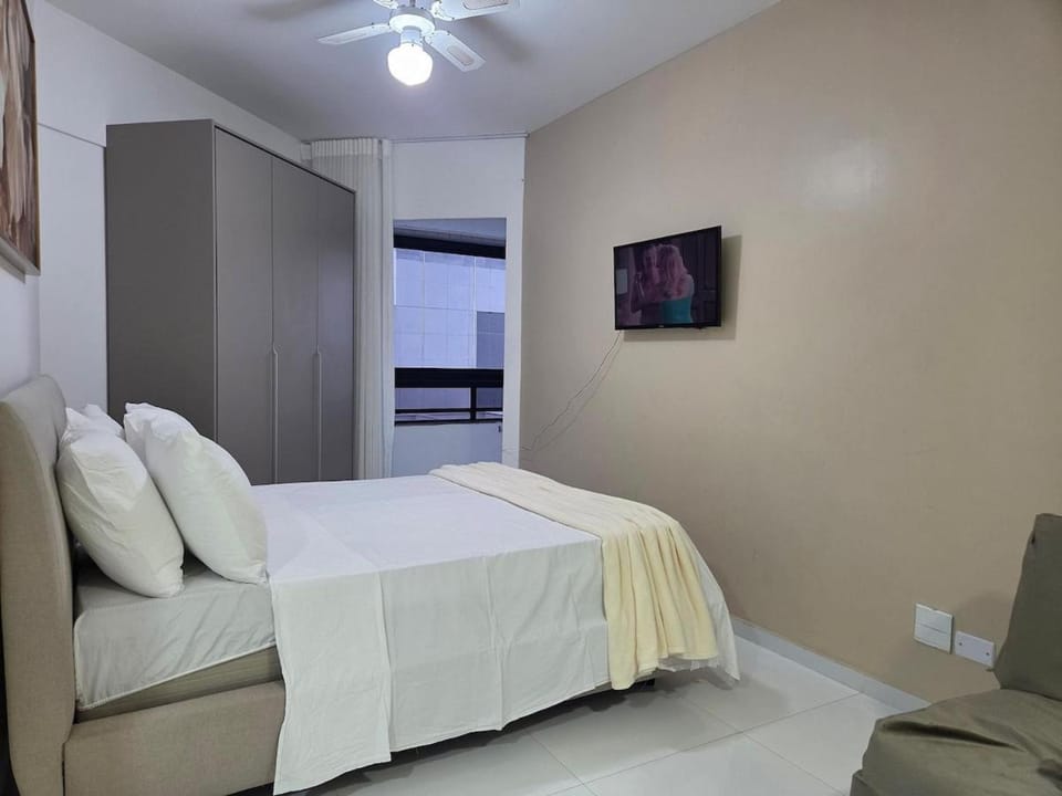 Communal lounge/ TV room, Bed, TV and multimedia, Bedroom, wardrobe