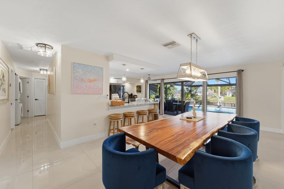 Waterfront Luxury Micro Resort Heated Salt Pool home House in Cape Coral