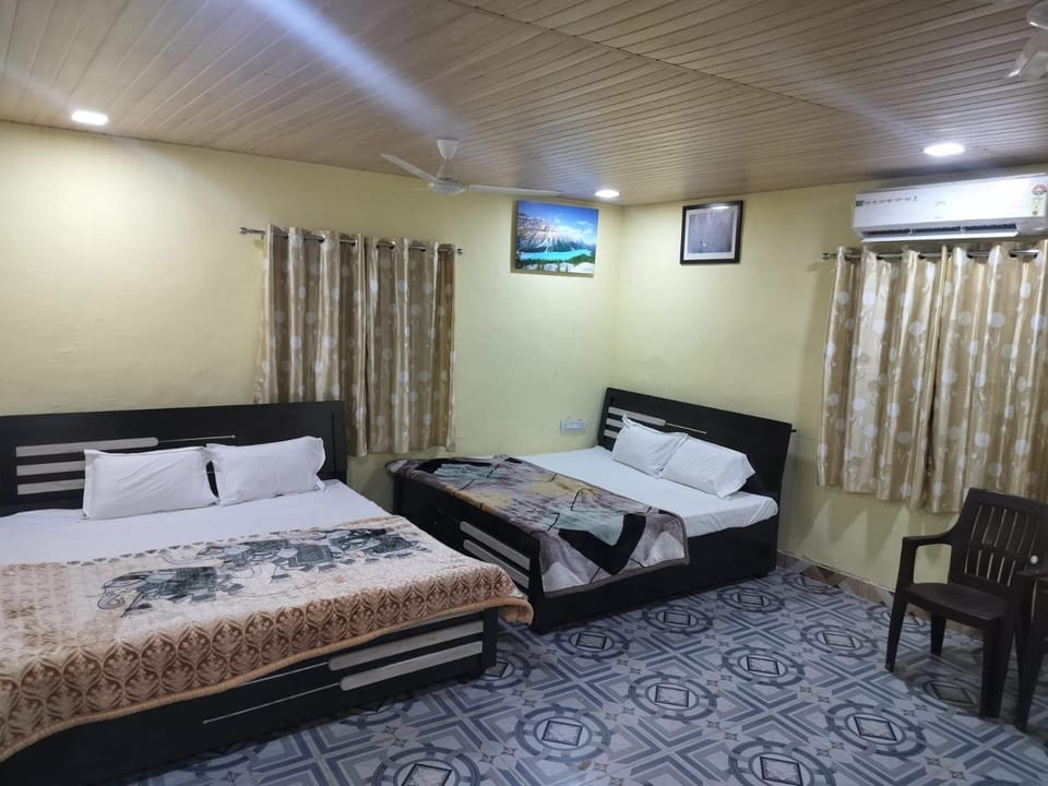 L S Home Stay Bed and Breakfast in Gujarat