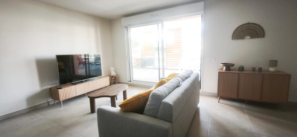 Appartement Climatisé avec spacieuse terrasse à Uzès Apartment in Uzes