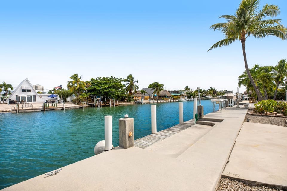 KC24 Fisherman's Canal Getaway House in Key Colony Beach