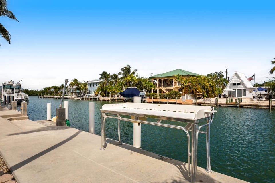 KC24 Fisherman's Canal Getaway House in Key Colony Beach