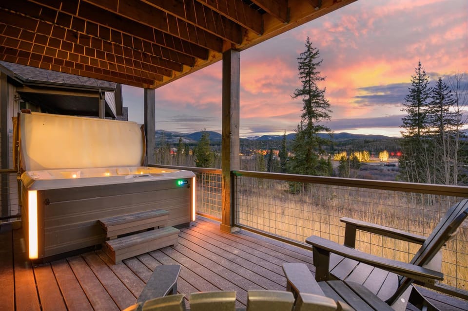 Hot Tub, Mountain view