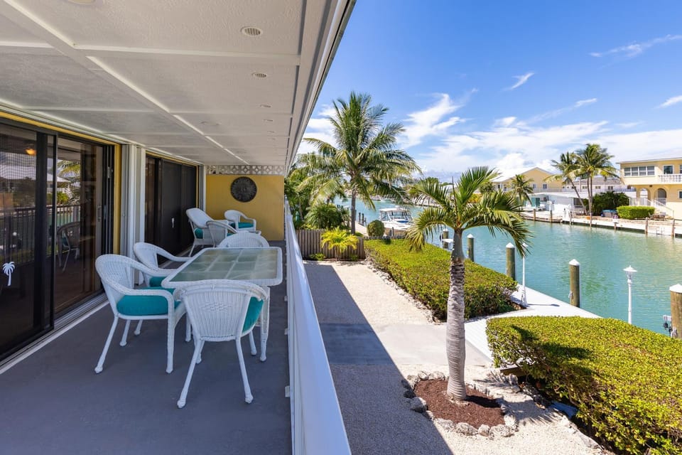 KC25 Canal-Side Charisma House in Key Colony Beach
