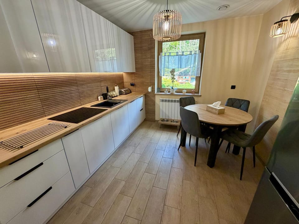 Kitchen or kitchenette, Dining area, pet friendly, stove
