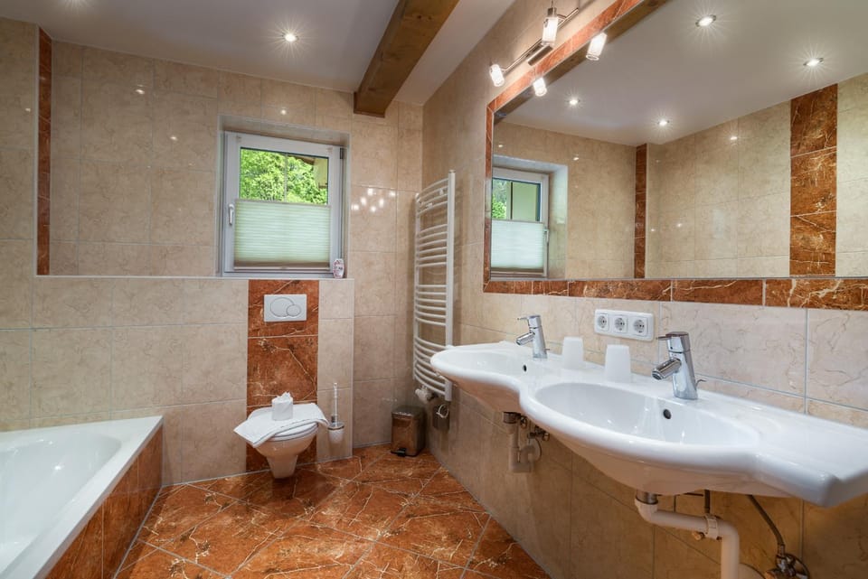 Toilet, Bathroom, Bath