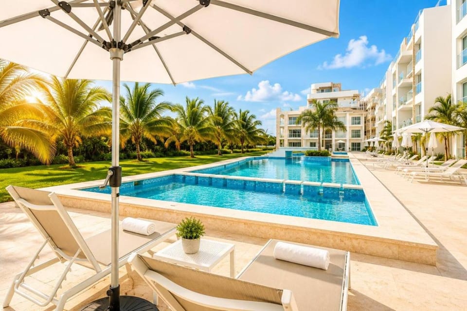 Pool view, Swimming pool