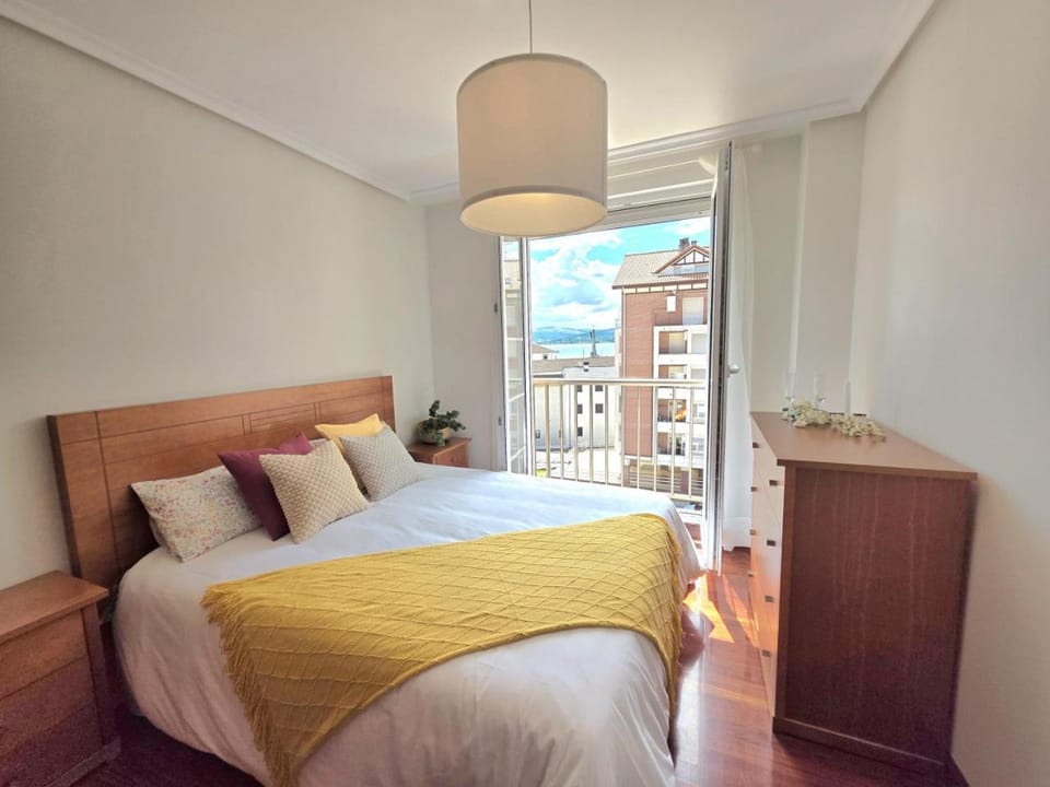 Bed, Balcony/Terrace, Photo of the whole room, Bedroom