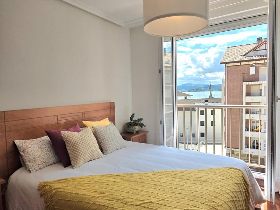 View (from property/room), Photo of the whole room, Bedroom